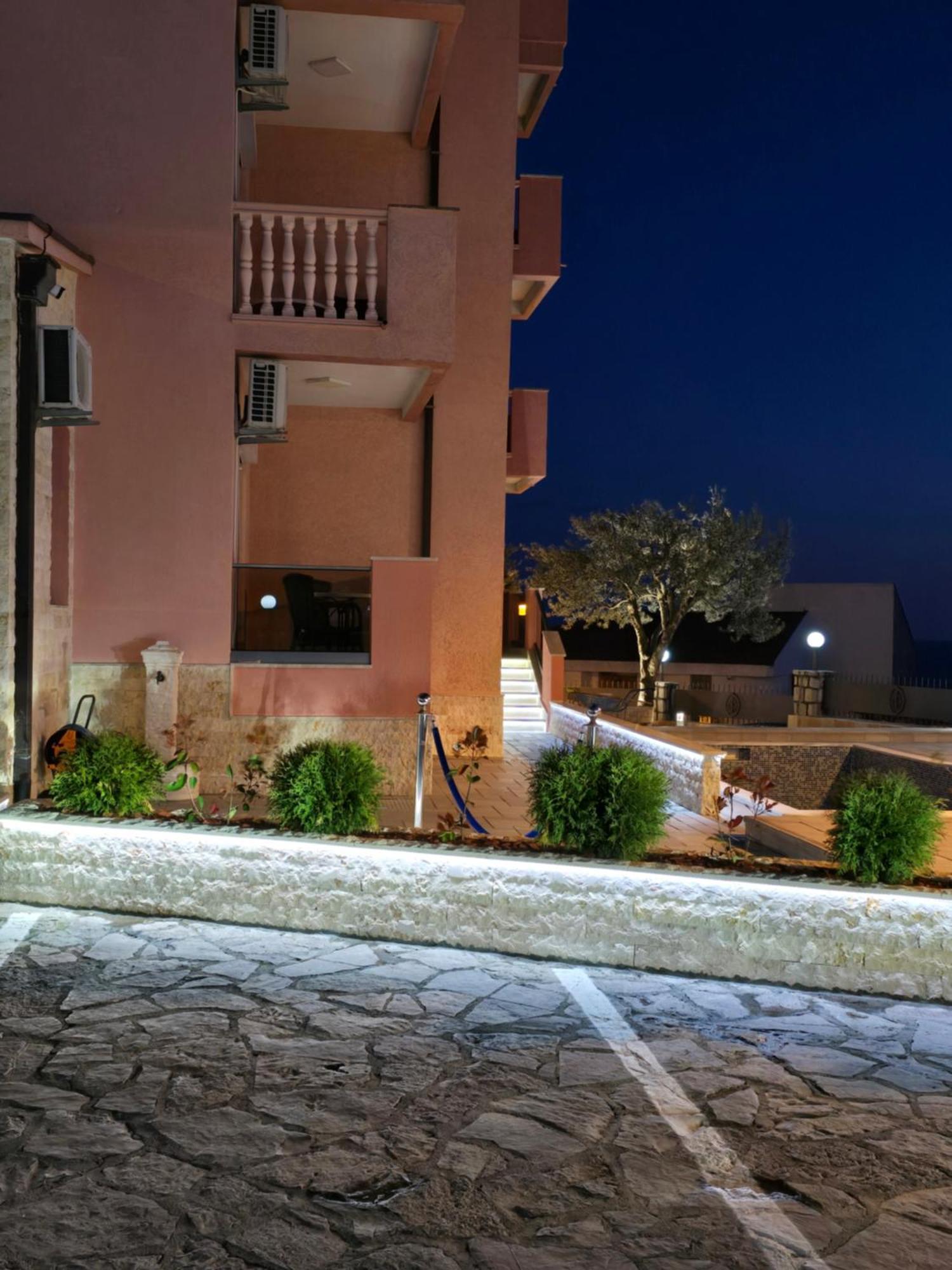 Apartments Mediteran Ulcinj Exterior photo